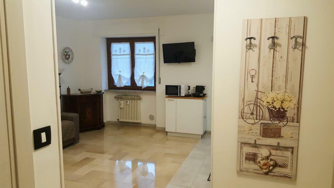 Casa Della Nonna: Cozy Stay with Free Parking and Self Check-In Aosta Exterior photo